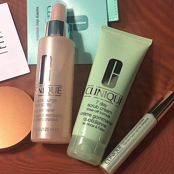 CLINIQUE - SUNNY DAY STAPLES (NWT) - Picture 7 of 9
